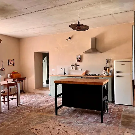 Rustic House With Great Views Of The Mountains Vicoli