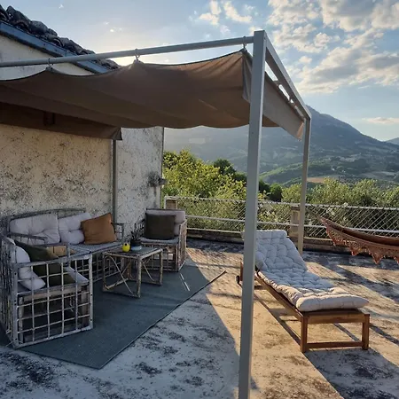 Rustic House With Great Views Of The Mountains Tatil Evi *