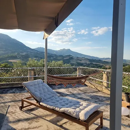 Rustic House With Great Views Of The Mountains
