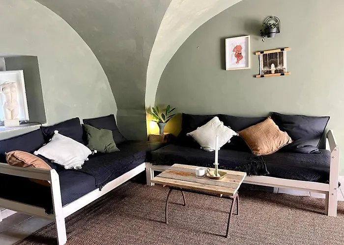 Rustic House With Great Views Of The Mountains *