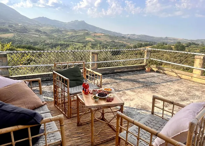 Rustic House With Great Views Of The Mountains Дом отдыха Vicoli