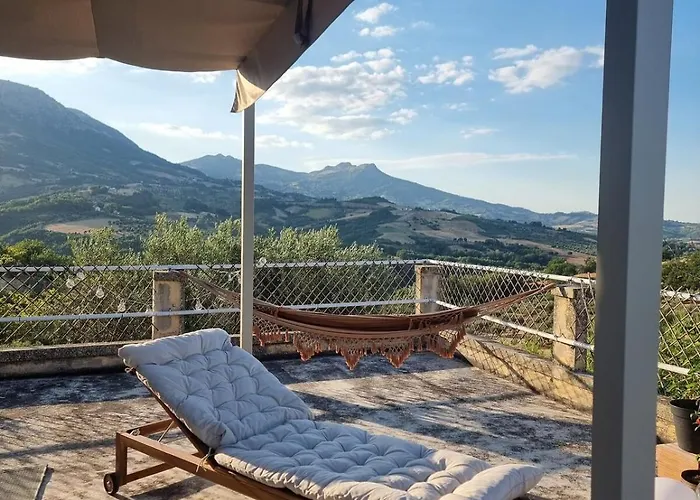 Rustic House With Great Views Of The Mountains